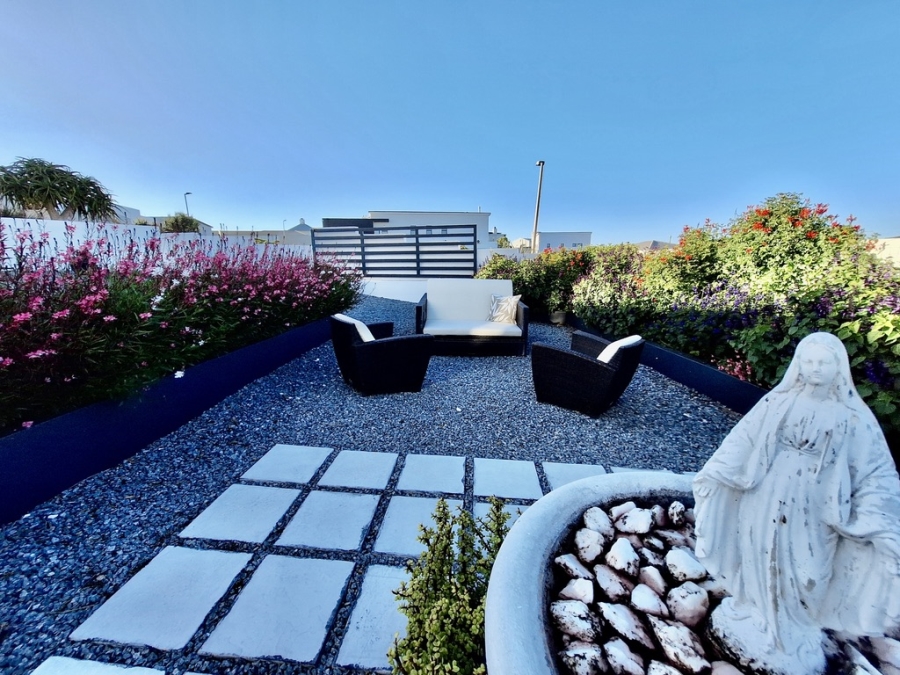 To Let 5 Bedroom Property for Rent in Pearl Bay Western Cape